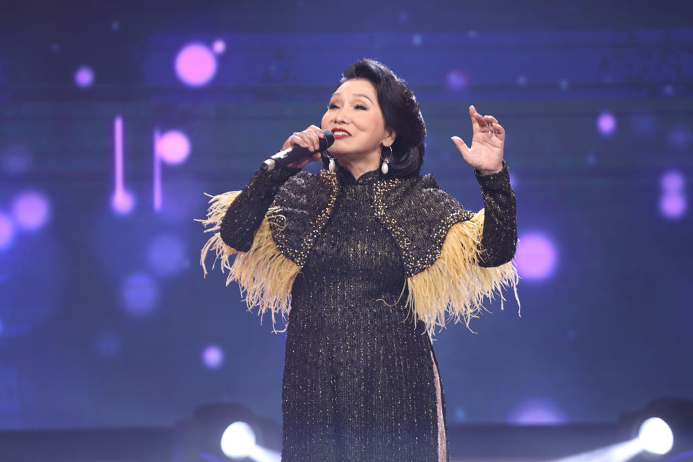 NSND BACH TUYET TREN SAN KHAU DAU AN HUYEN THOAI (1)