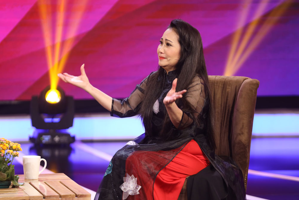 NGHE SI THANH HANG TRO CHUYEN CUNG COLOR MAN (3)