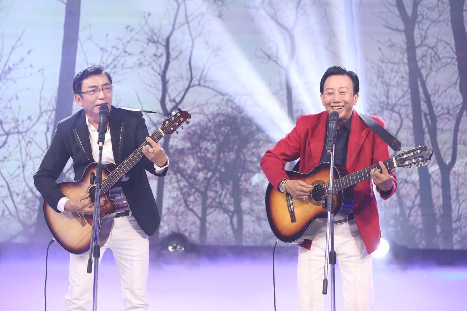 NSUT THE HIEN BIEU DIEN CUNG CA SI DINH VAN (1)