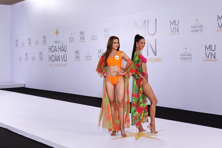 2719_Phan_thi_trinh_dien_Bikini_so_khao_phia_Nam3