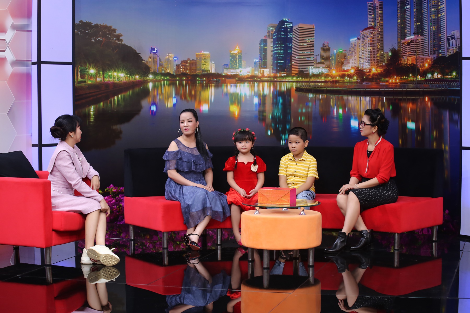 BE VIET ANH TRONG DIEU CON MUON NOI (22)