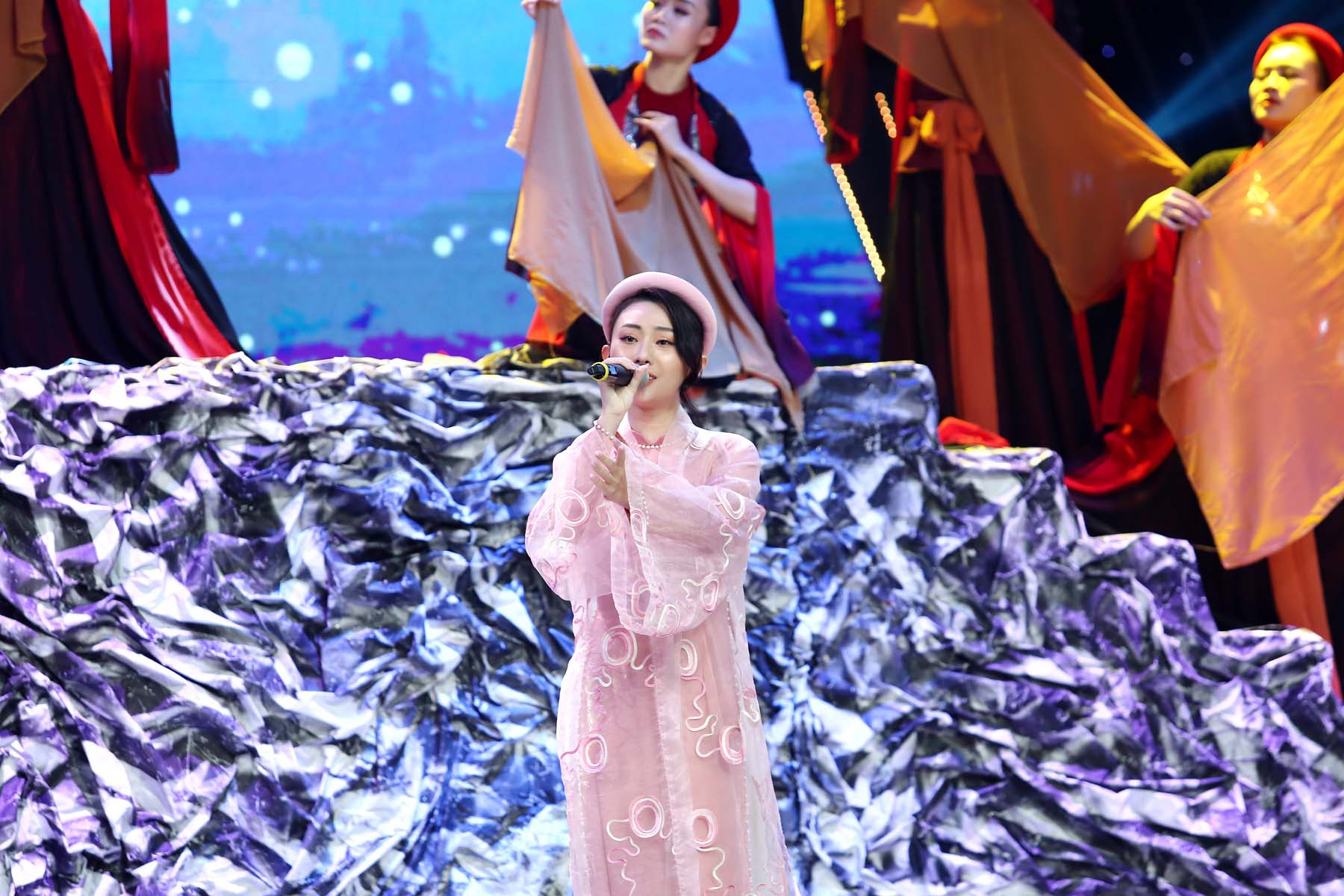 Dao Ky Anh 5