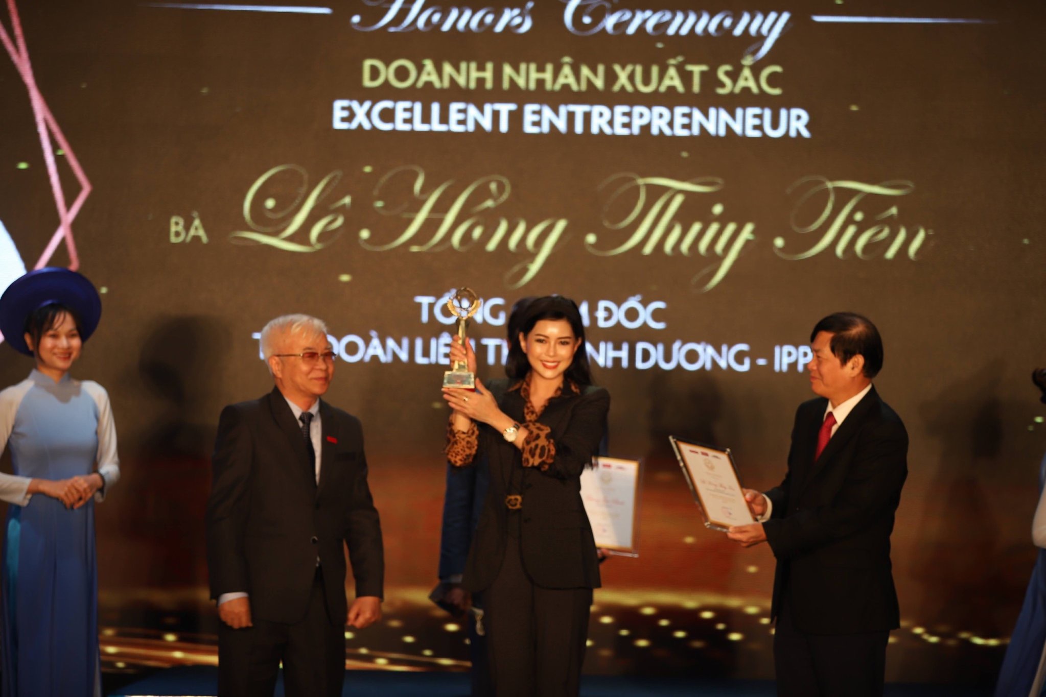 Ba Le Hong Thuy Tien_Doanh nhan xuat sac