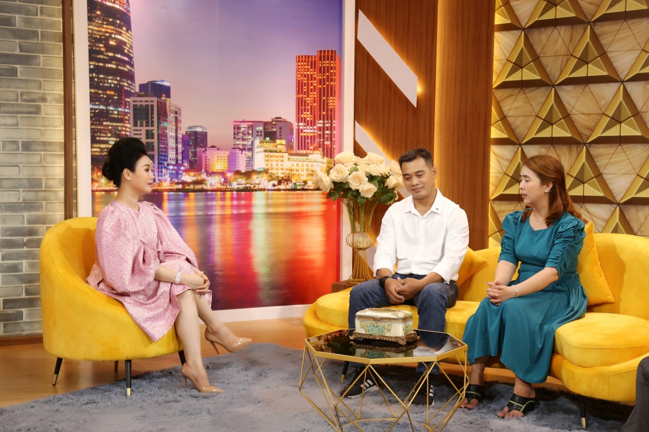 LUU CHAN LONG, HOANG DANG THUY LINH - TALK (23)