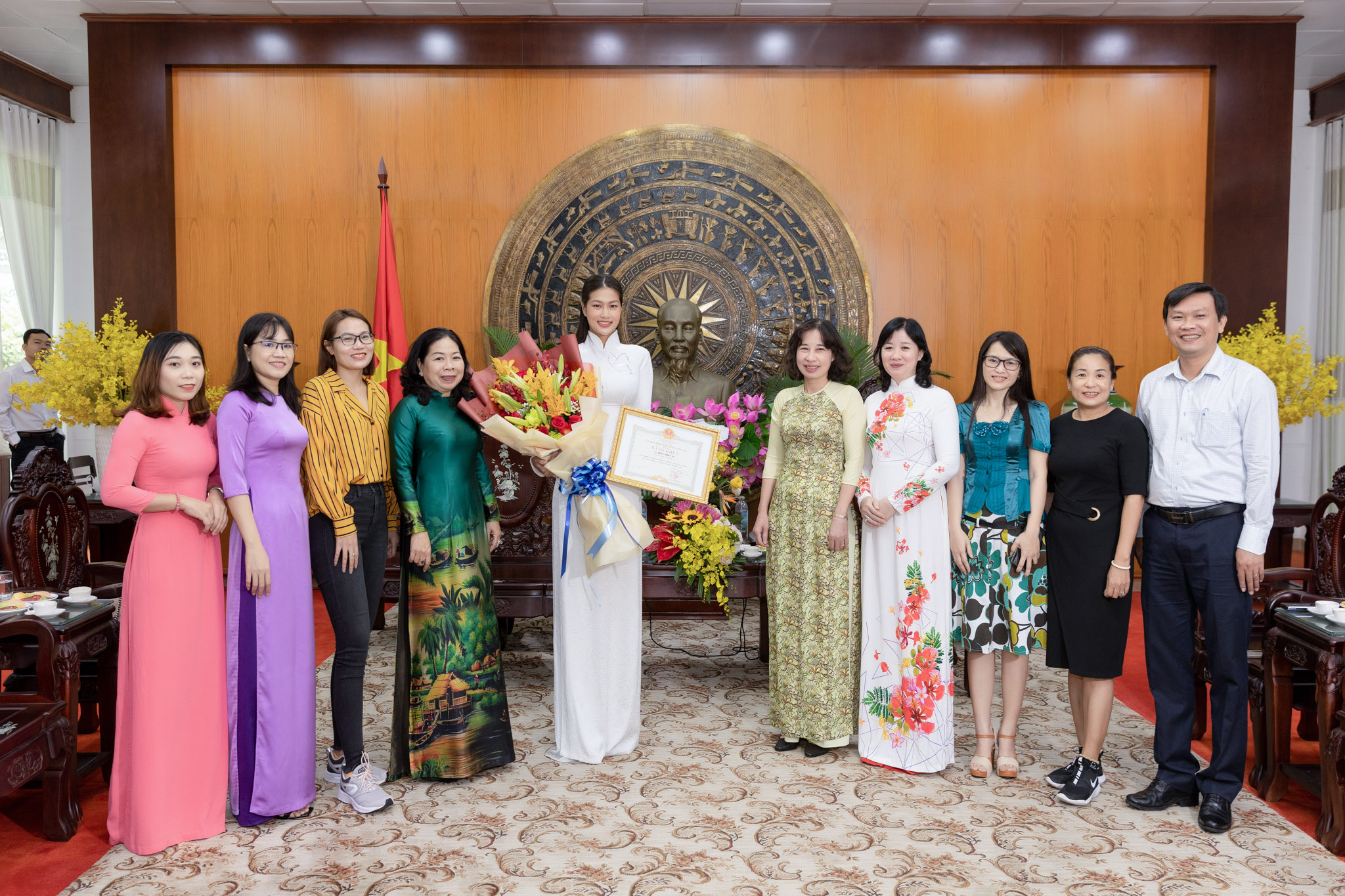 HOA HAU DOAN THIEN AN (29)