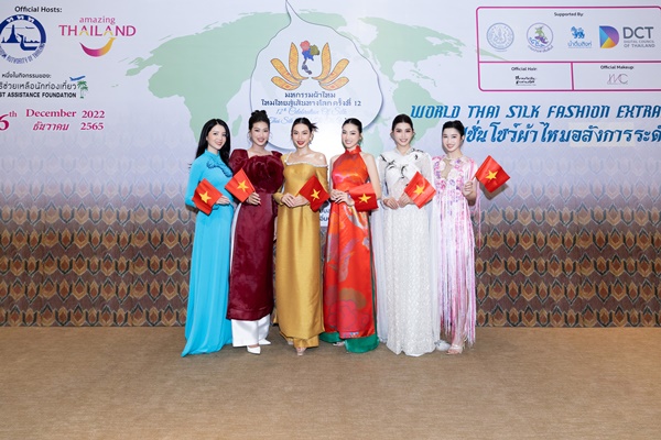 THAI SILK FASHION WEEK1