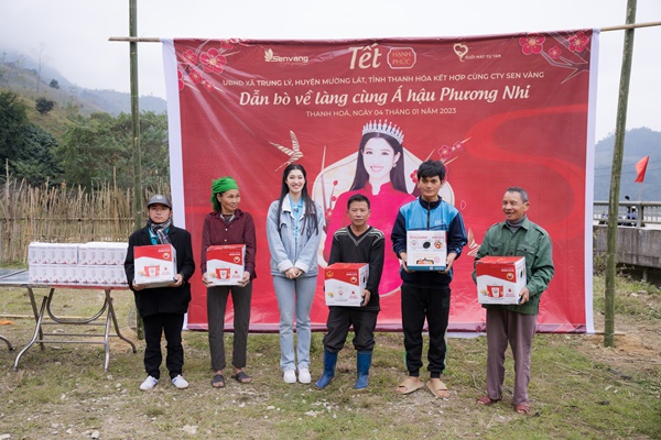 A HAU PHUONG NHI_DAN BO VE LANG (10)