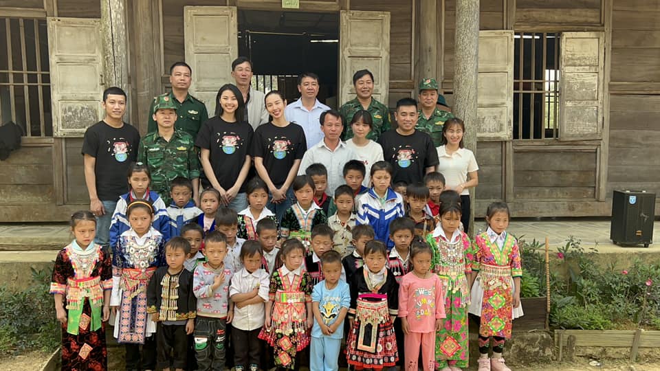 THÙY TIÊN XÂY TRƯỜNG (5)