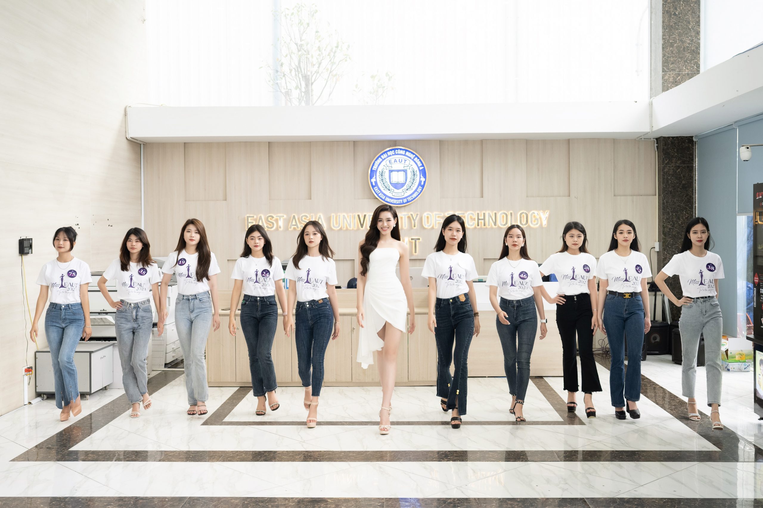 ĐỖ HÀ x CATWALK TRAINER (1)